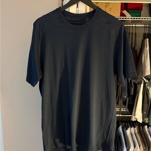 lululemon athletica Men's Deep Navy Short-Sleeve Performance Tee